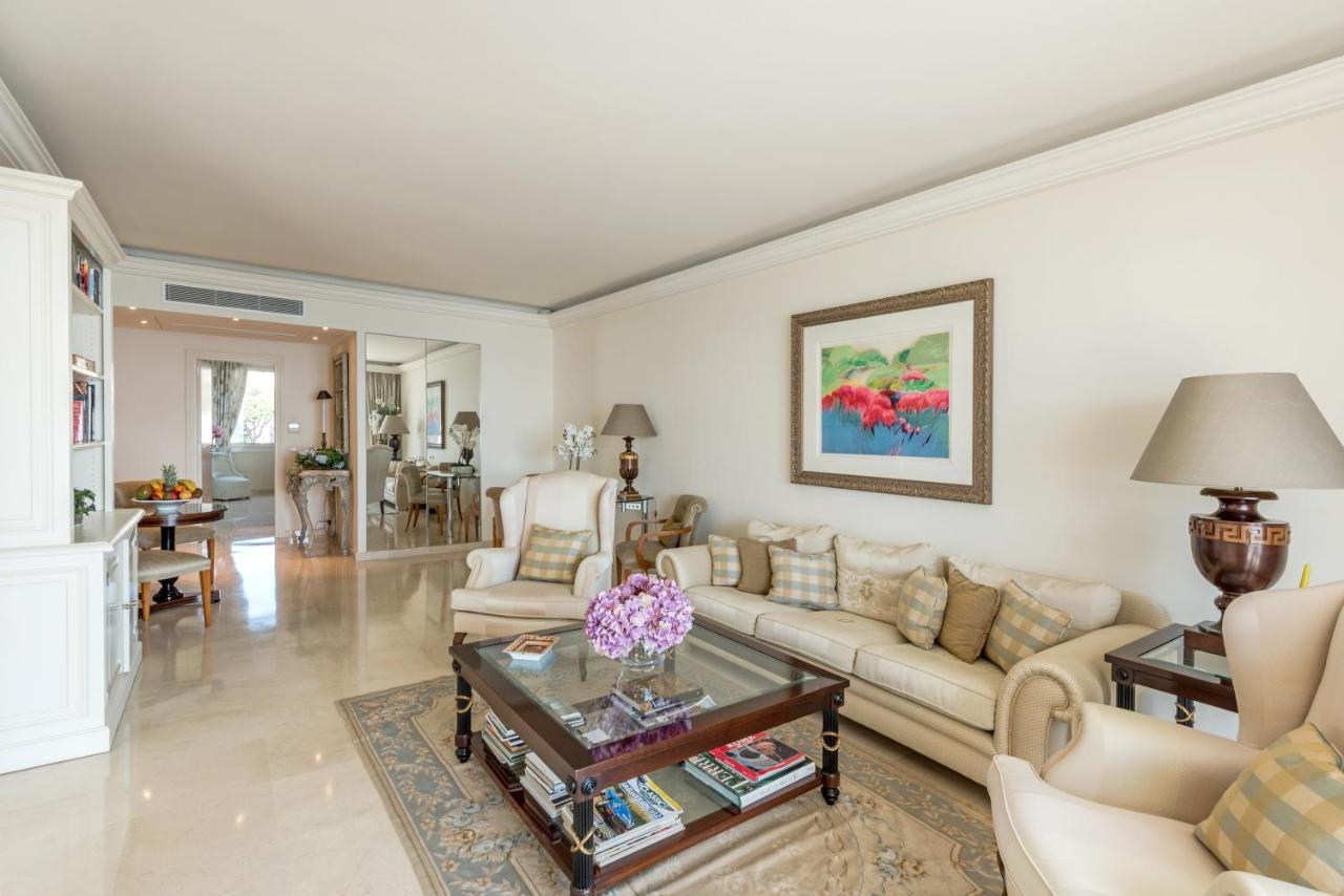 Buckingham & Lloyds - Cannes Kültér fotó